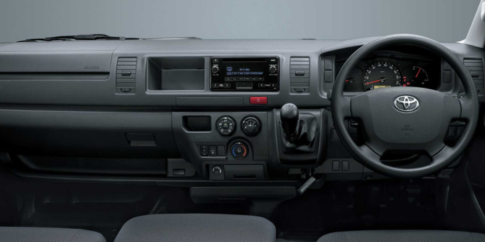 gvd_hiace_commuter_4 gvd_hiace_commuter_4